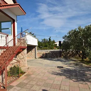 https://apartmani-kata.hotelinzadar.com